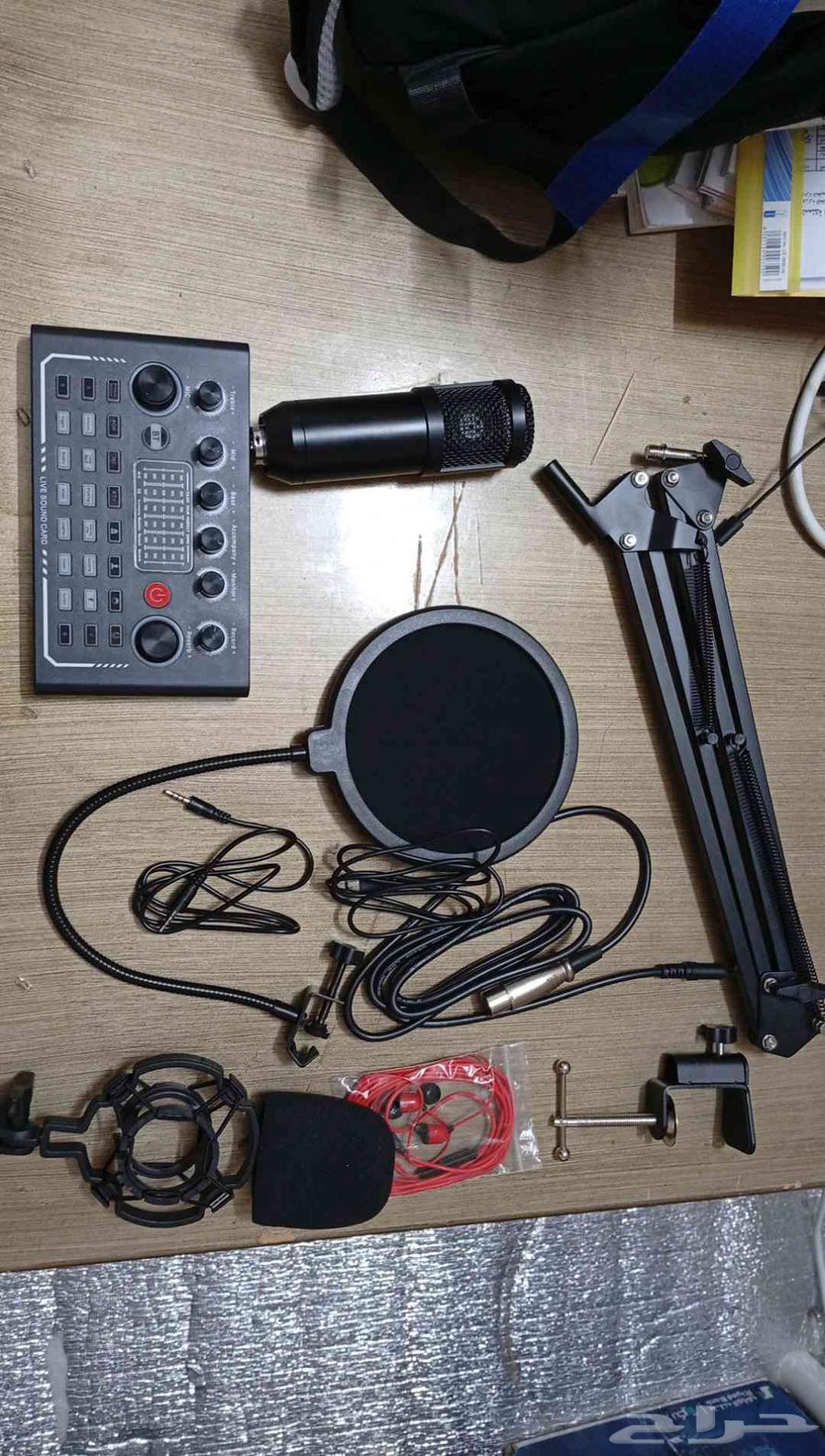 مايك PROFESSIONAL مع كامل ملحقاته والمكسر64598215758083110
