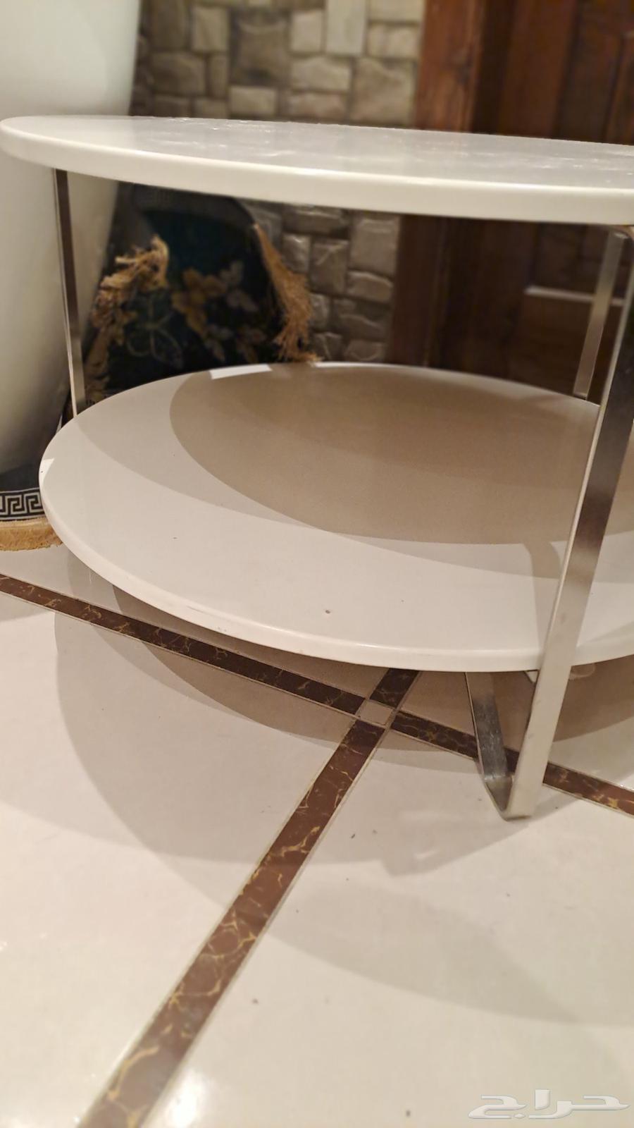 طاوله دائريه ب 200 ريال64598376259459111