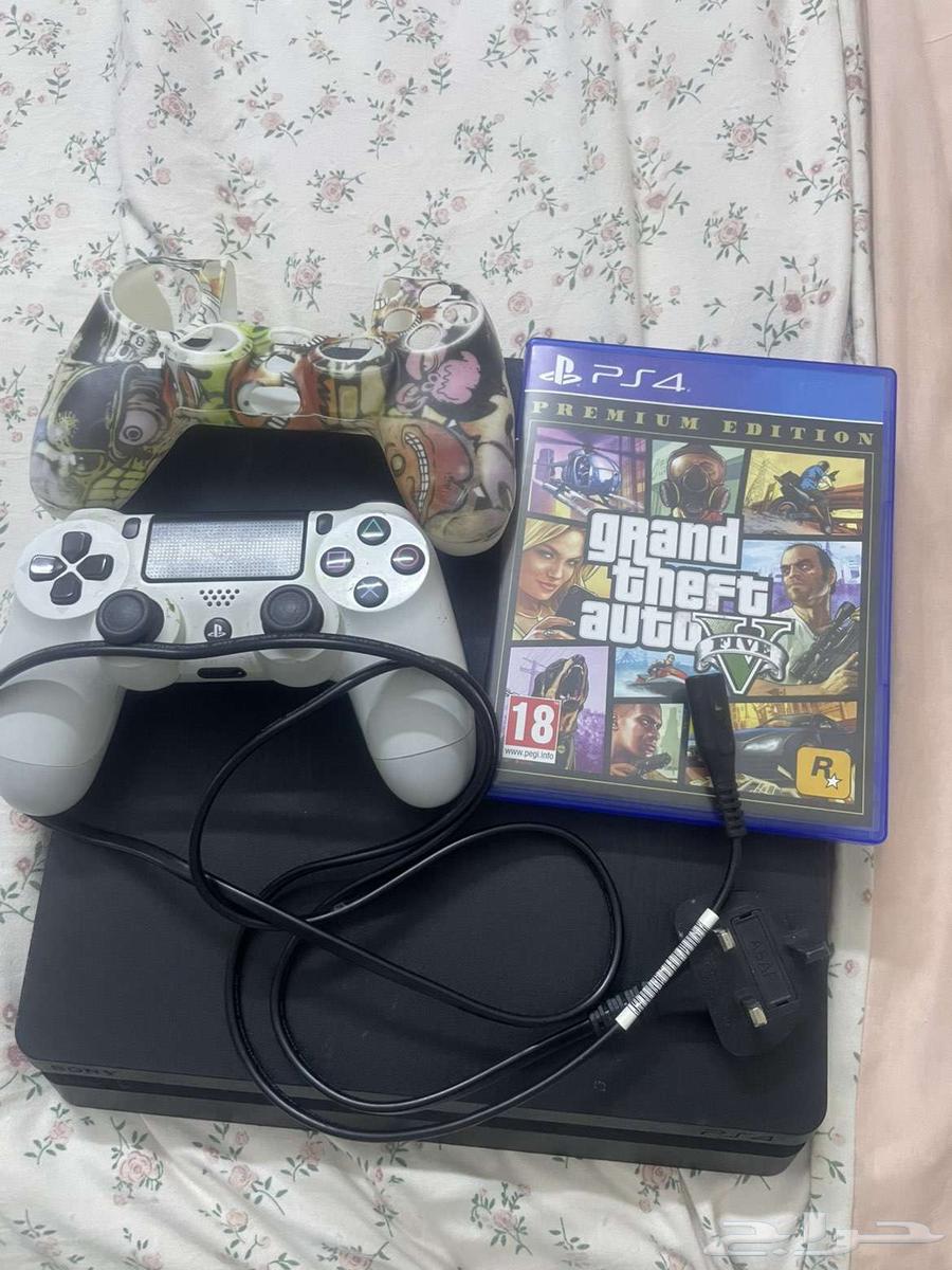 سوني فور للبيع مع شريط قراند 5 نضيف جدا64596931934083110