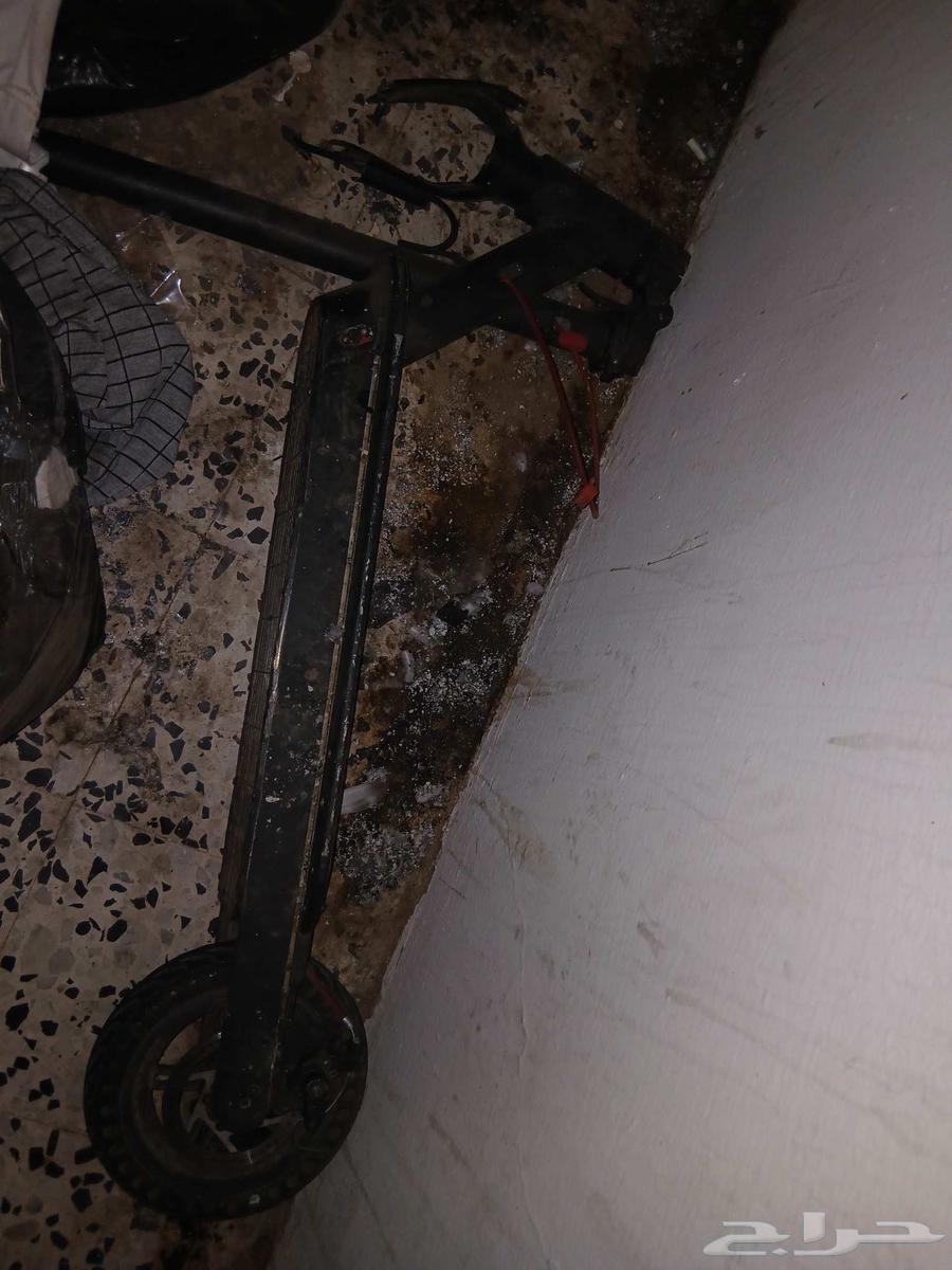 سكوتر كهربائي خربان بس كفر وقاعده سعره 250 حد64597850821378110