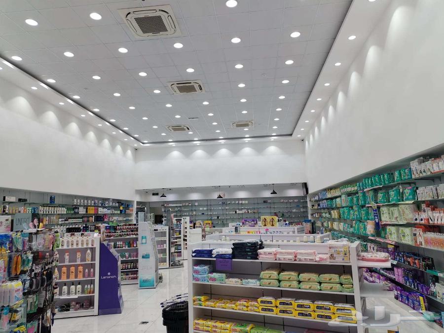 مكيفات وكاميرات وستاير وديكورات للبيع64596809385601111