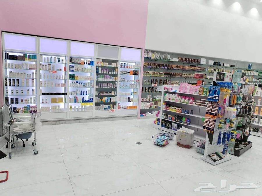 مكيفات وكاميرات وستاير وديكورات للبيع64596809385601112