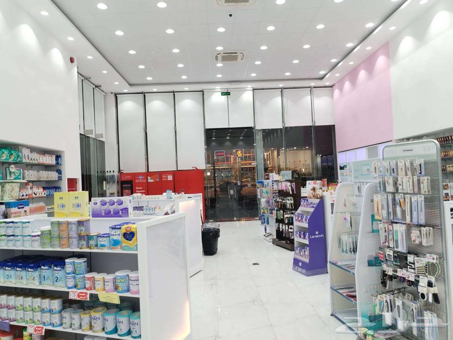 مكيفات وكاميرات وستاير وديكورات للبيع64596809385601113