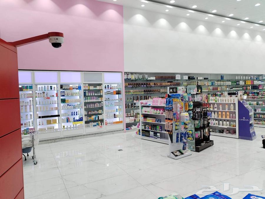 مكيفات وكاميرات وستاير وديكورات للبيع64596809385601110