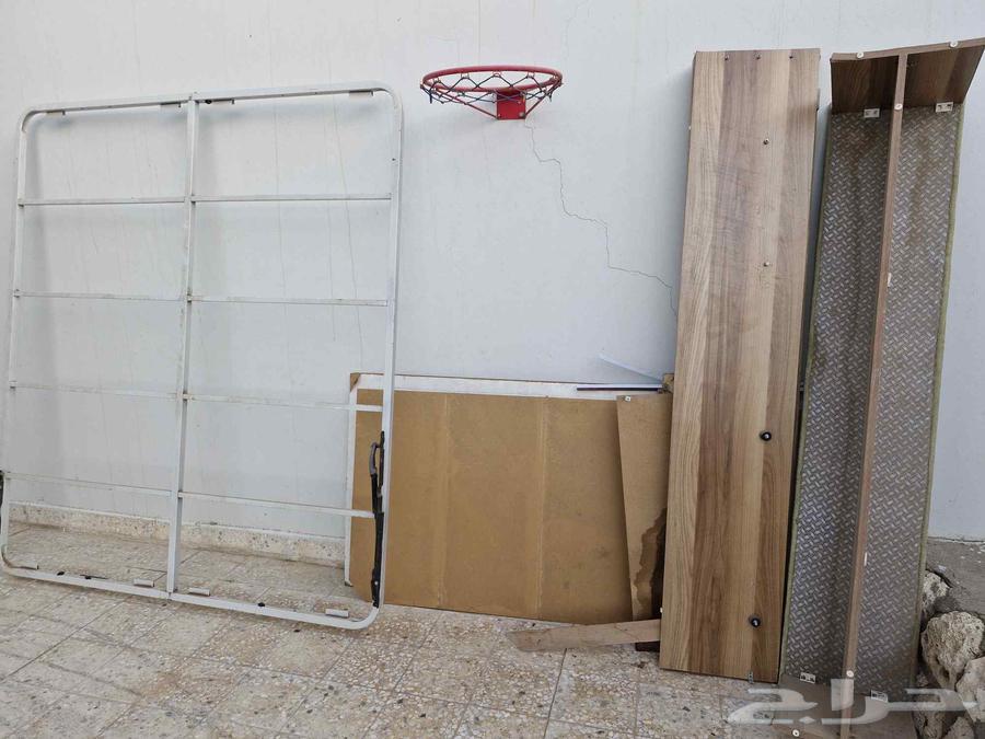 سرير خشب وكرسي للبيع المستعجل64596179216898110