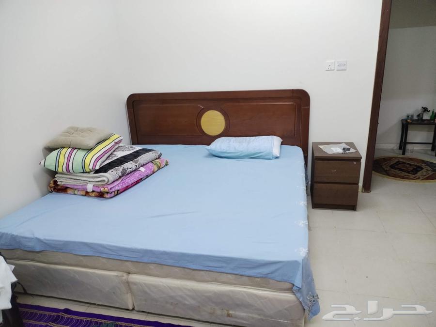 طاوله طعام سرير كبير... شاشه مع ريسيفر64597899530754110