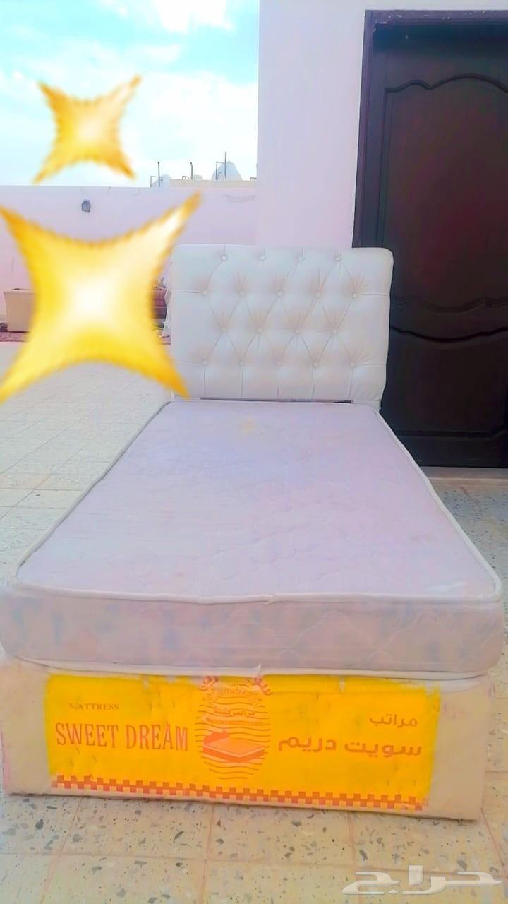 سرير نفر شبه الجديد 25064597348516866110