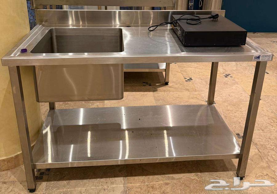 اغراض مطعم متكامل للبيع داخل ابو عريش البيع مستعجل64598745799683113