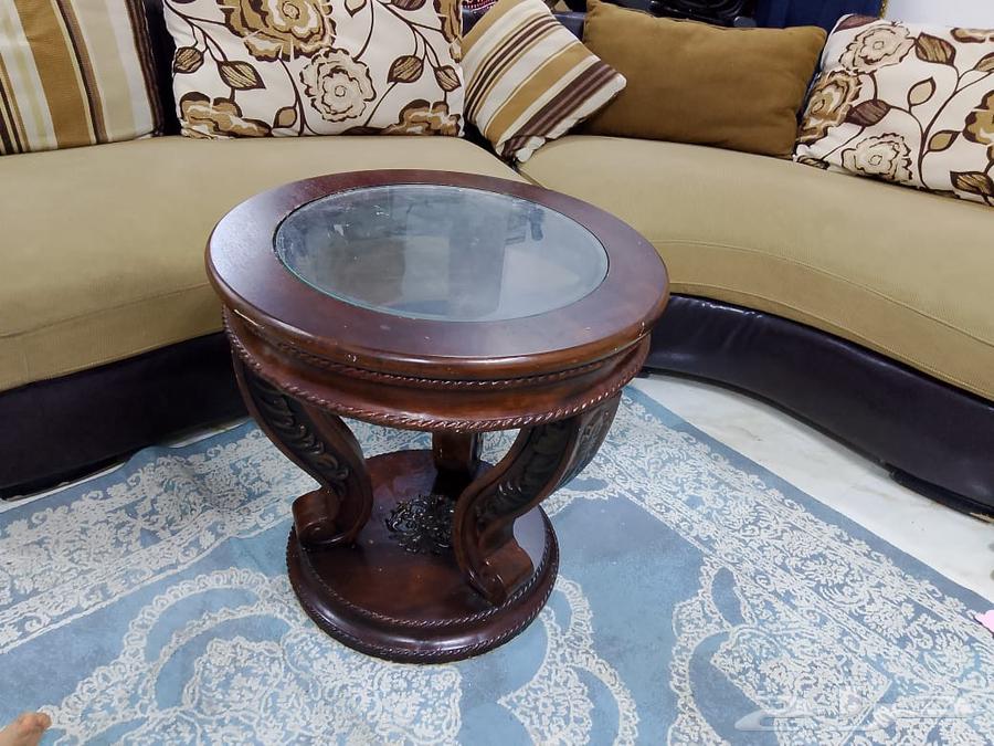 طاوله وركنه جيده وبحاله ممتازه64611629965187110