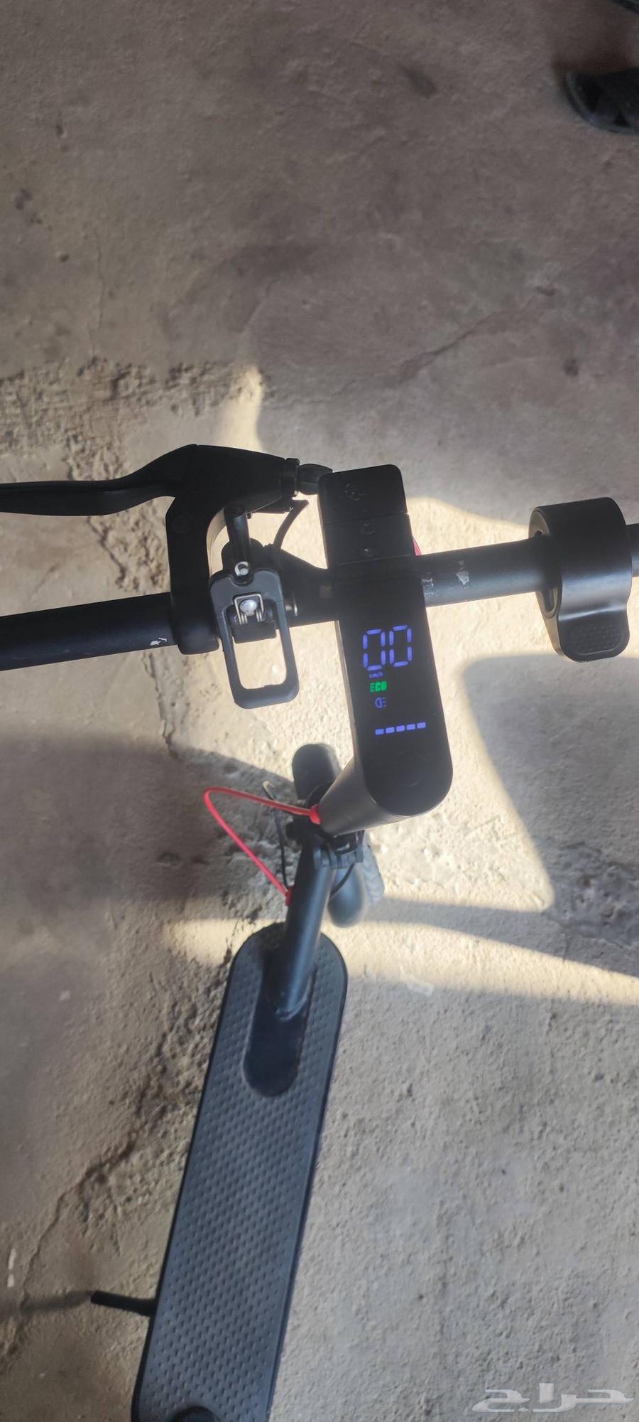 سكوتر كهربائي، بحالة جيدة تمامًا (السعر ٣٥٠) فقط عبر الهاتف64611679318273112