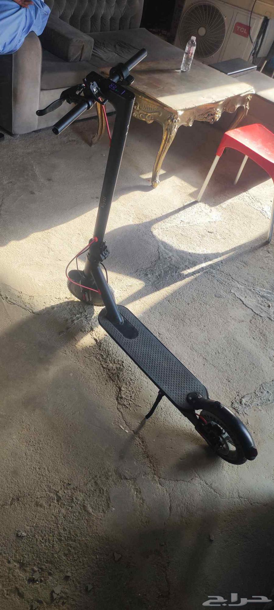 سكوتر كهربائي، بحالة جيدة تمامًا (السعر ٣٥٠) فقط عبر الهاتف64611679318273111