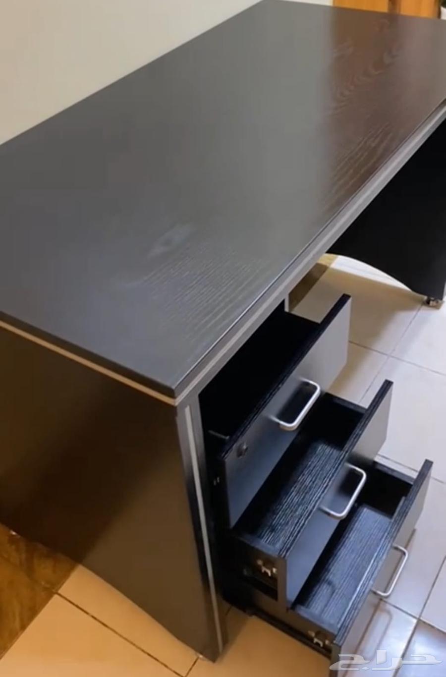 مكتب منزلي بالأدارج مع كرسي قيمنق مساج64615003970946112