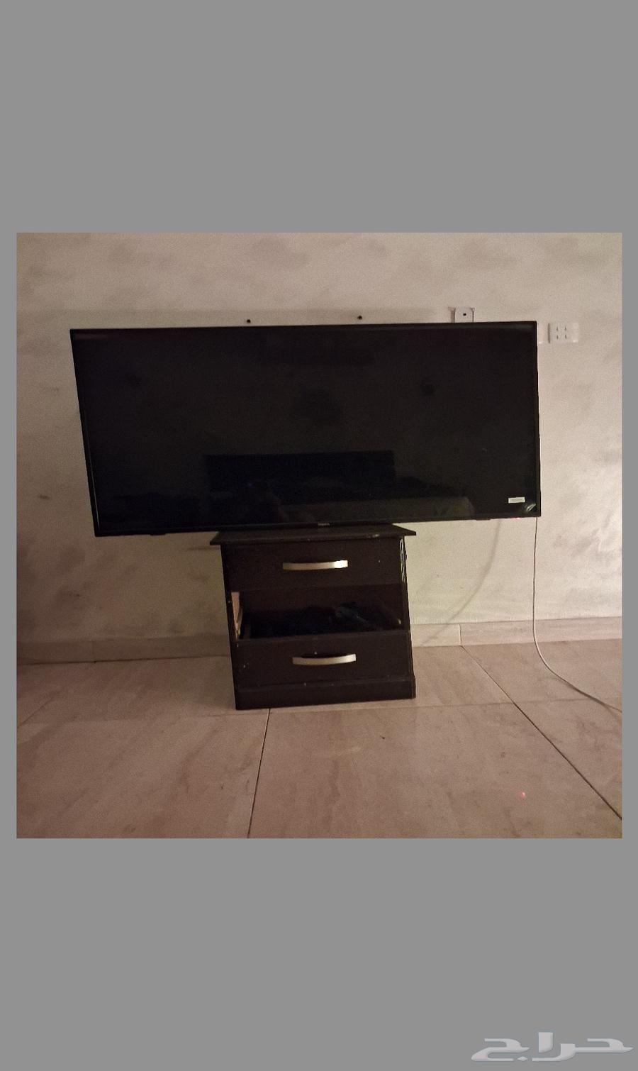 شاشة تلفزيون سمارت المطور مقاس 60 مازالت تحت الضمان من الشرك64581470272641110