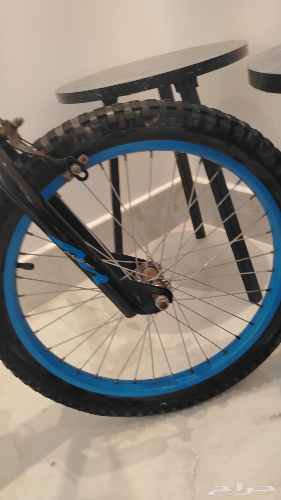 Motorcycle for sale, well-maintained and clean, but needs washing, available as parts or whole64609895995649113