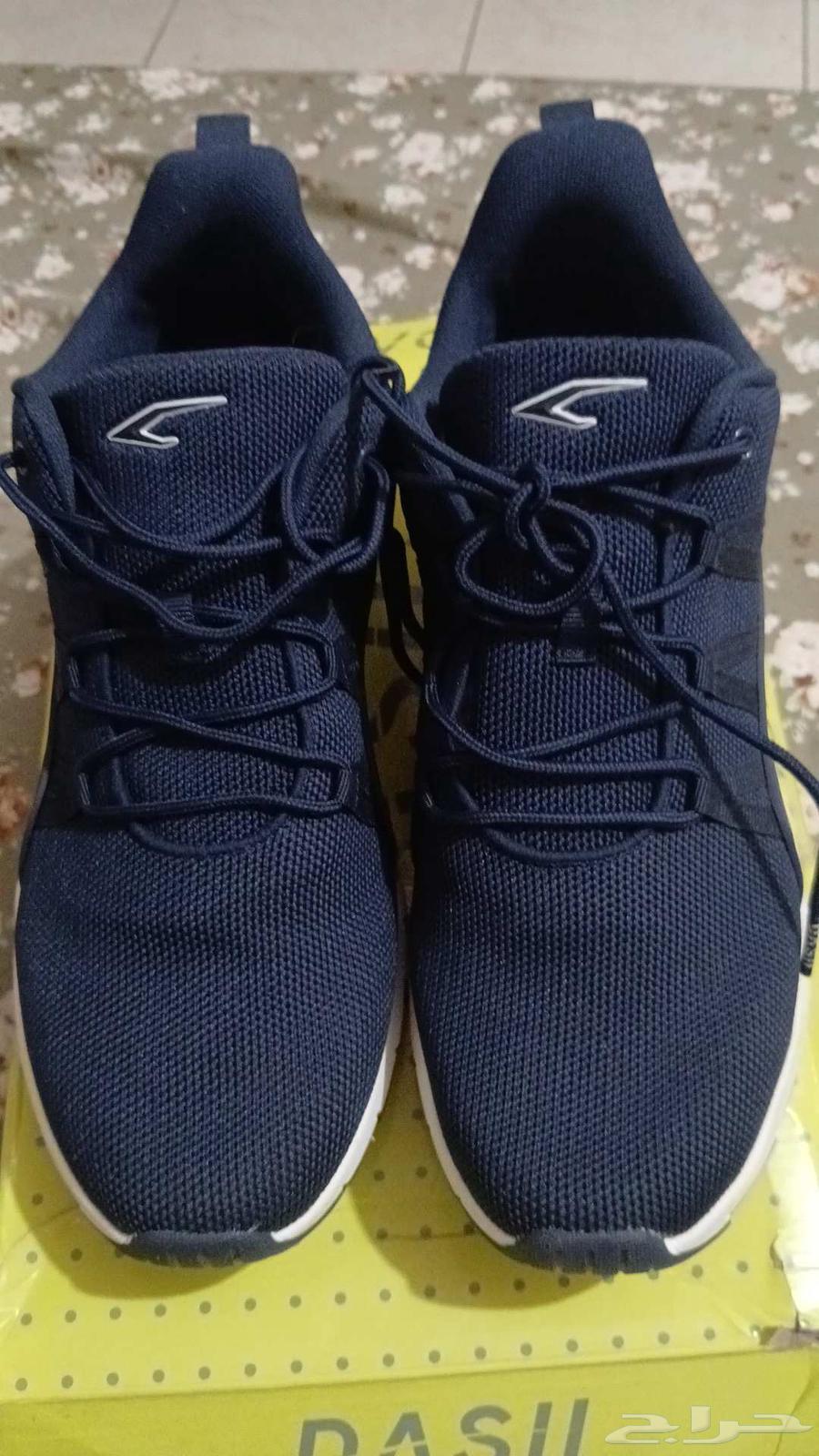 جزمه رجالي اللون كحلي غامق مقاس 45 جديده سعرها 179 البيع 10064606998150018110