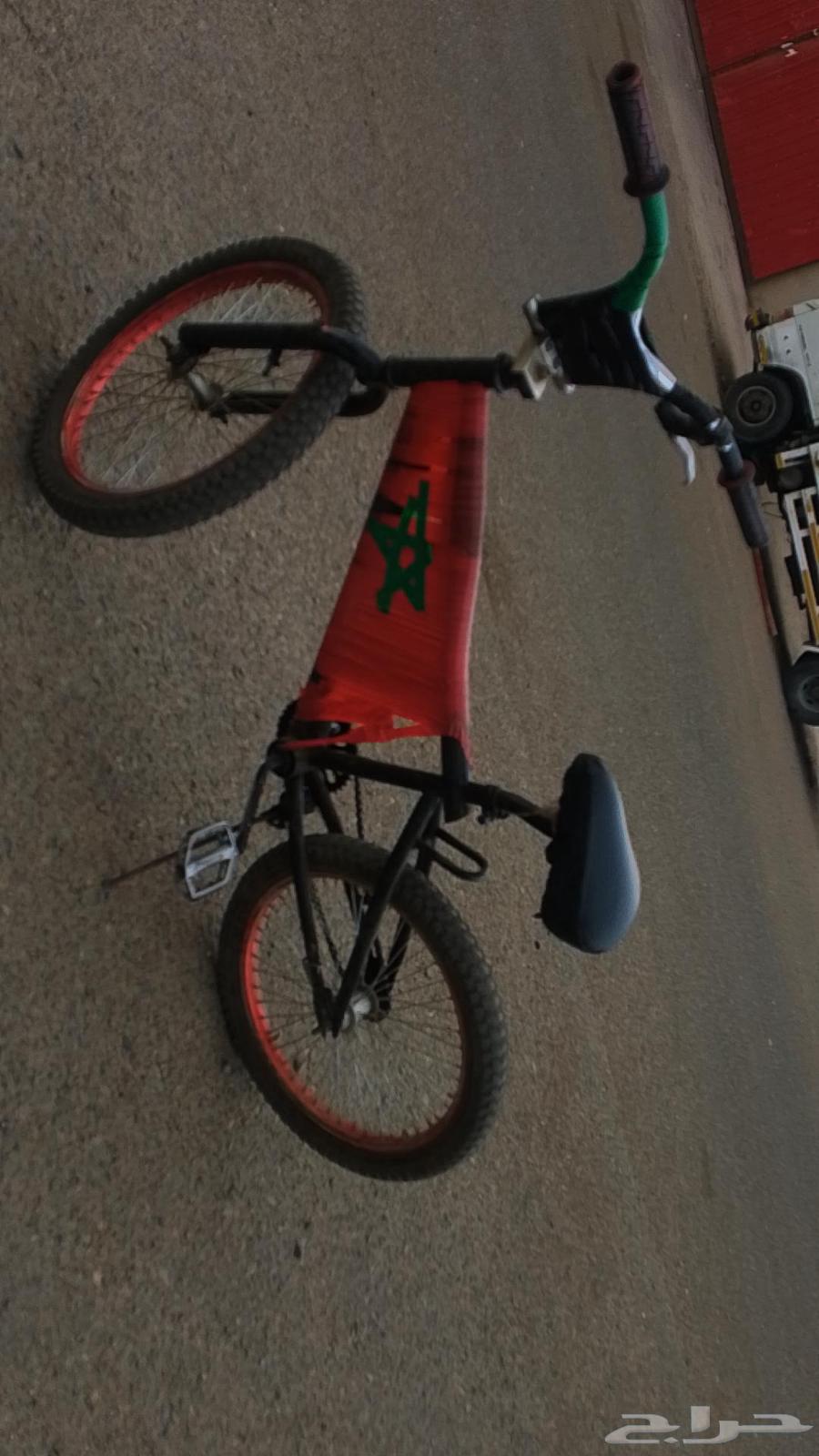 سيكل كوبرا نضيفه بس مرشوشه وكفراته مالها اسبوعين وسليمه64610095261827110