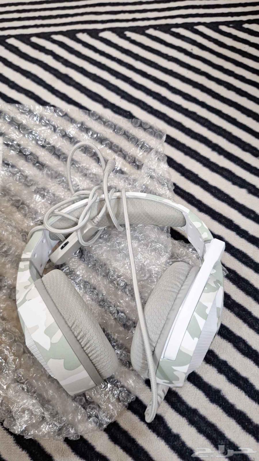 Gaming headset for sale, price 150 because I bought it for 300, interested parties please contact64610157281026110