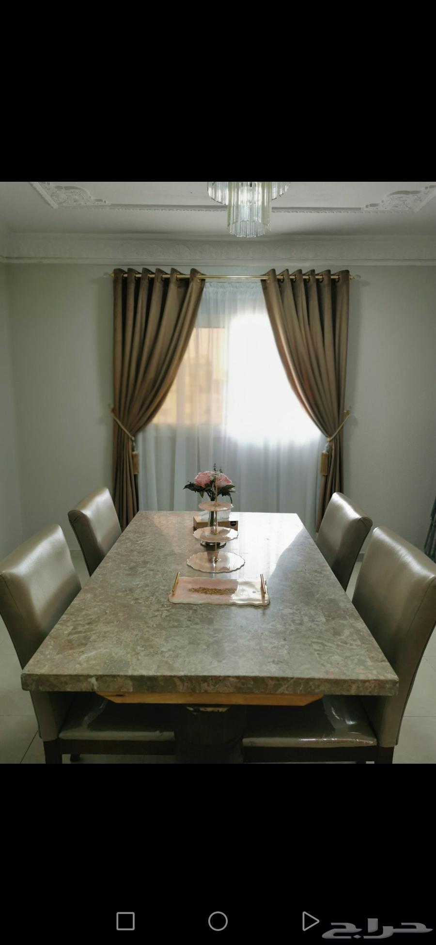 طاولة رخام مع 4 كراسي جلد فخمة جدا64612054025603112