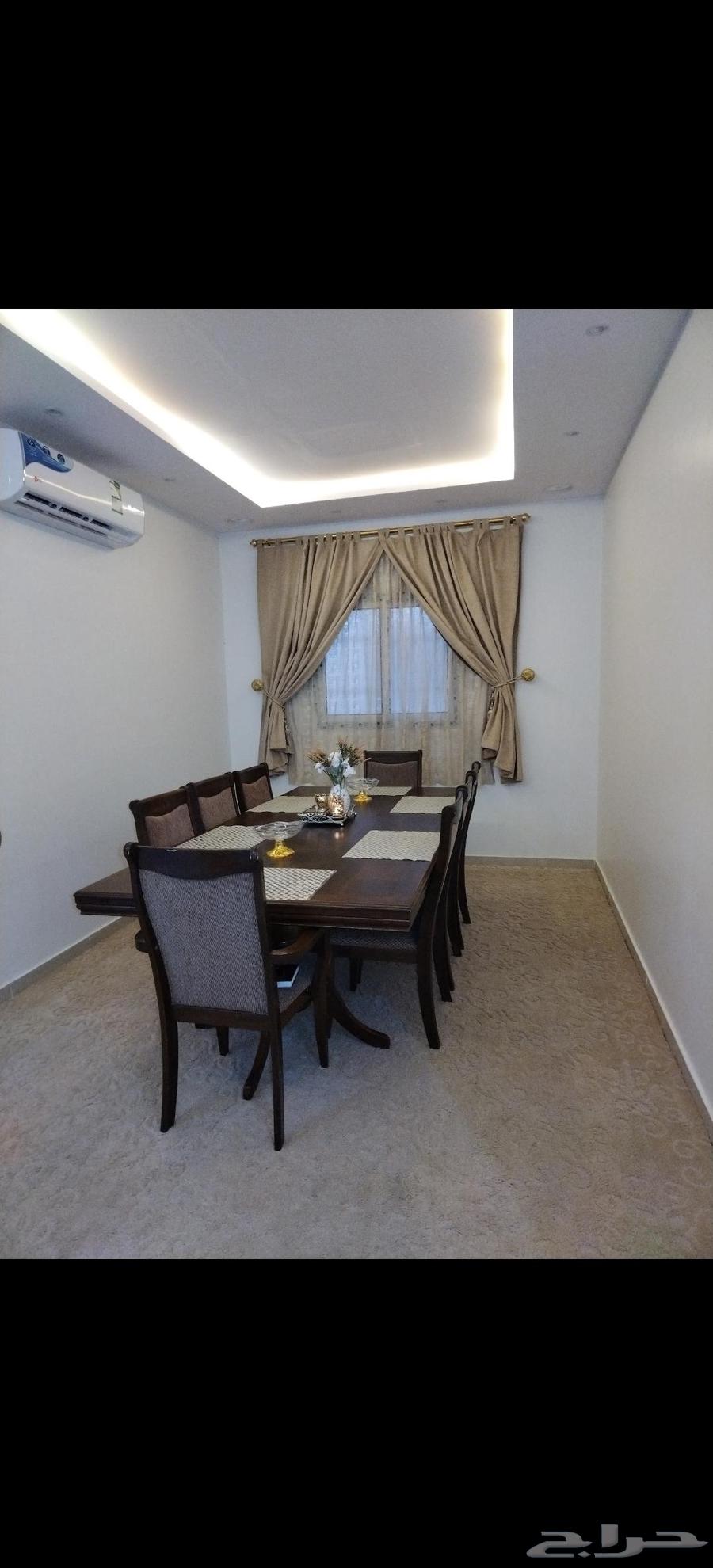 Dining Table64615152466307110