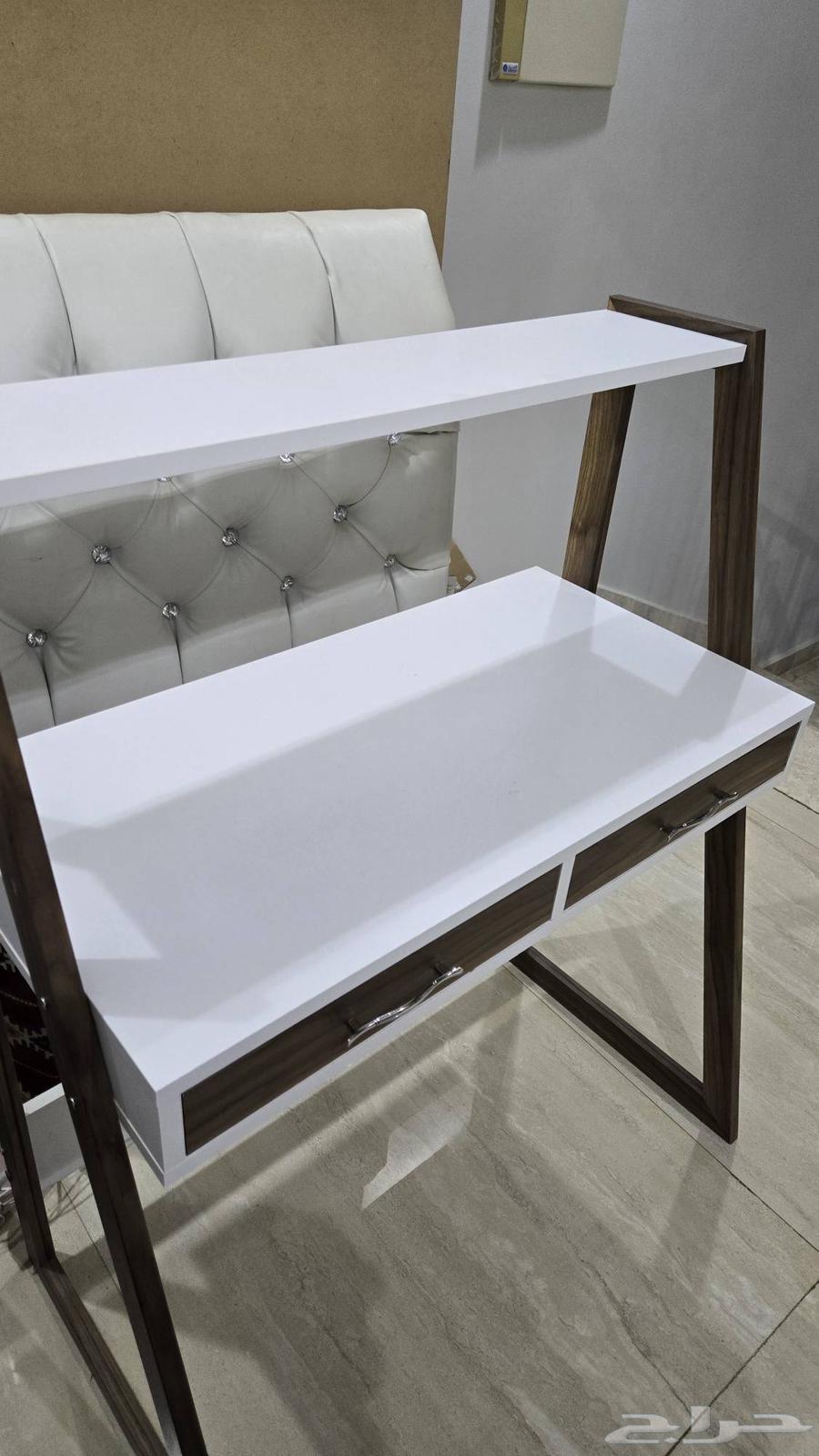 مكتب مع رفوف   طاولة تقديم64614472104065110