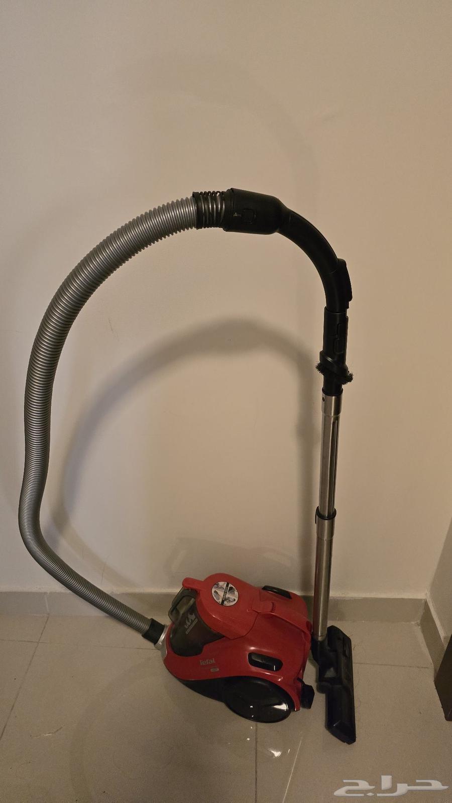 مكنسة كهربائية تفال مستعمله 100 ريال64610468094593110