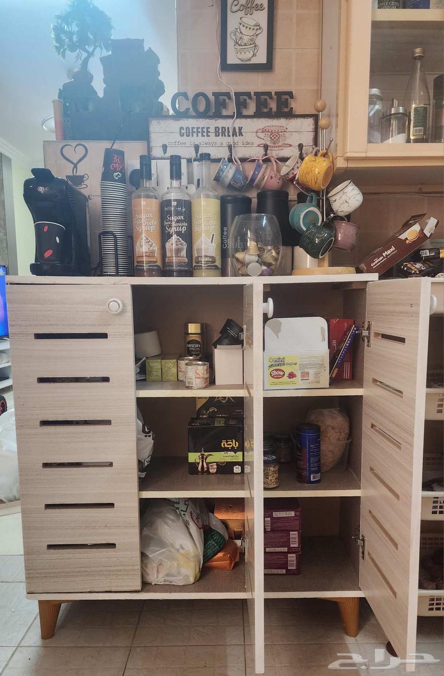 ركن كوفي نظيف ثلاث ابواب. 100 ريال64608567736194111