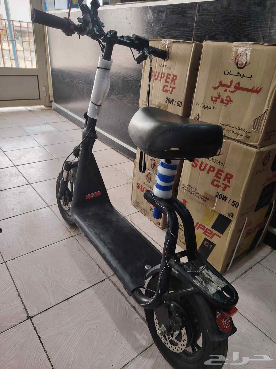 سكوتر ابو سله مع شاحنه جديد يمشي 82 نيازي اصلي64614769836035111