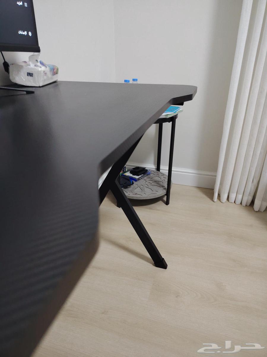 طاوله حرف K استعمال مده قصيره جدا واستعمال نظيف مافيها خدشات64615016597505112