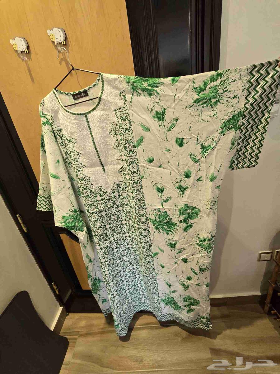 معروض للبيع قطعتين من الفساتين الجلابيات المميزة64609822030851110