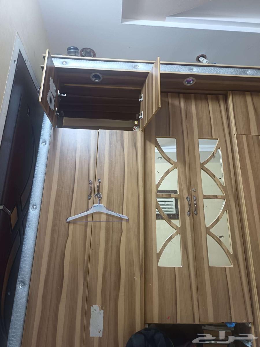 السلام عليكم دولاب للبيع64612152101507110