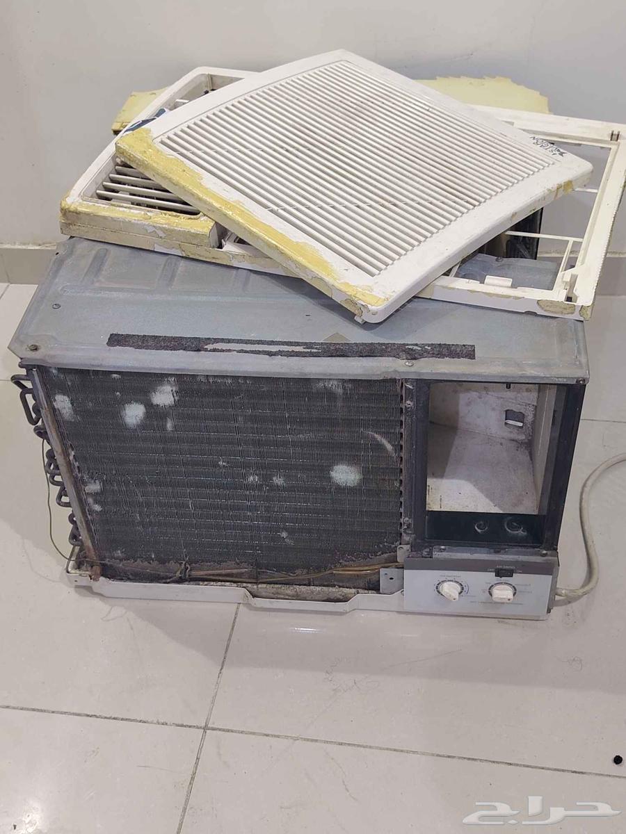 السلام عليكم مكيف مقاس كبير بحالة جيدة السعر 450 ريال64613104781827110