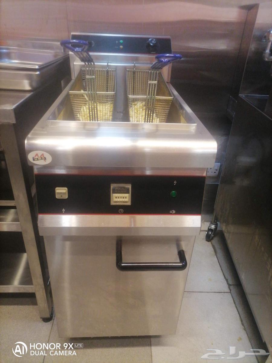 مكينة بطاطس للبيع وعلى رأس العمل...64613374503298110