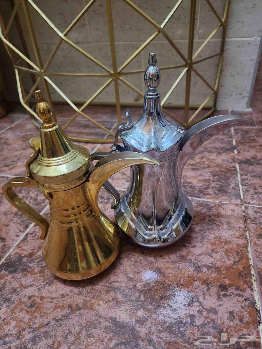 يوجد أتنين دلة قهوة من السيف شبه جديده وأتنين شاي جميعا بحال64616740627203111