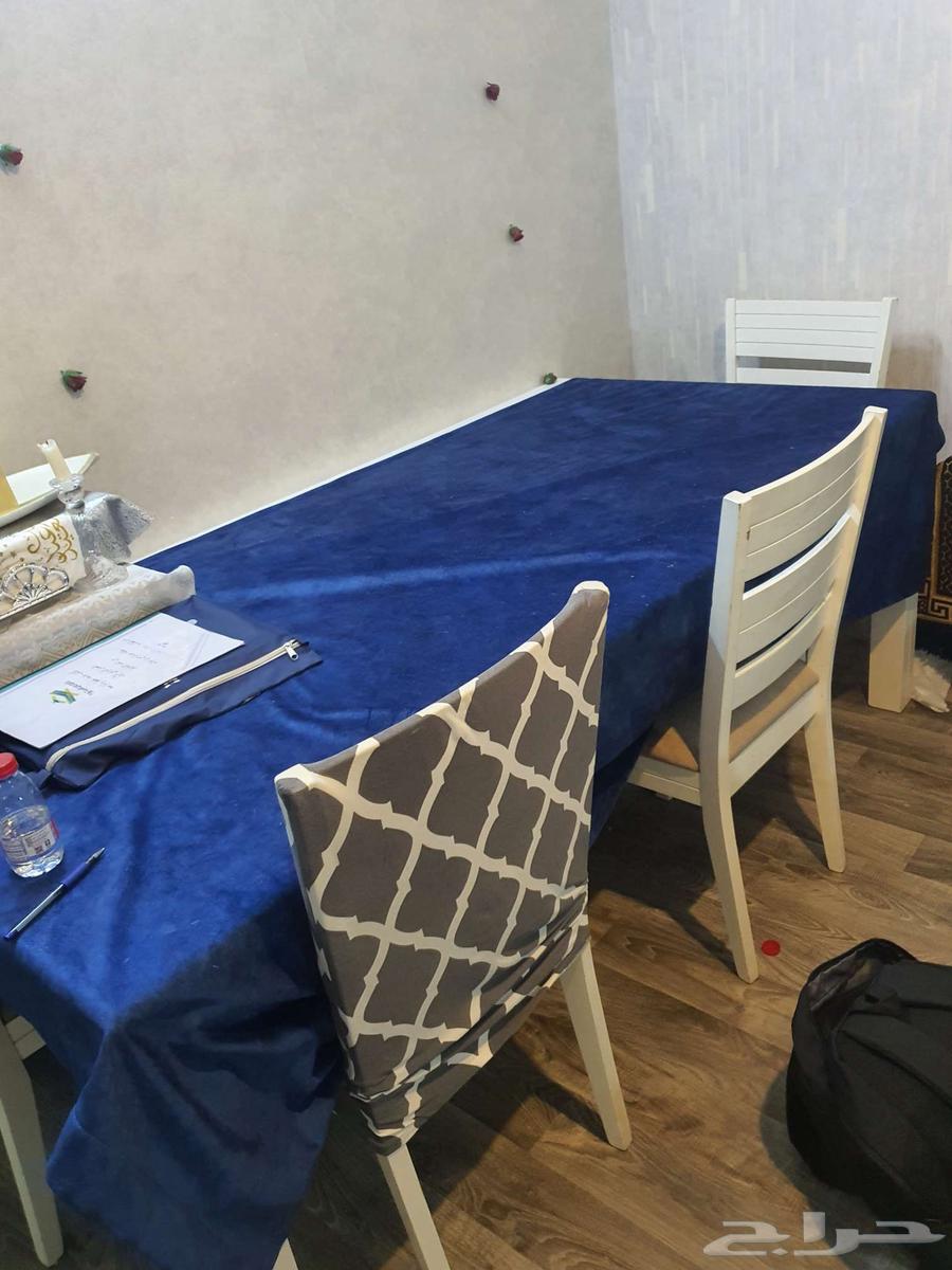 Dining Table 1m x 2m with 6 Chairs64614073371394110