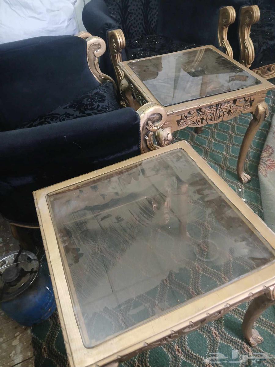 Four excellent, large, and affordable sofas with their accessories64610417575171110