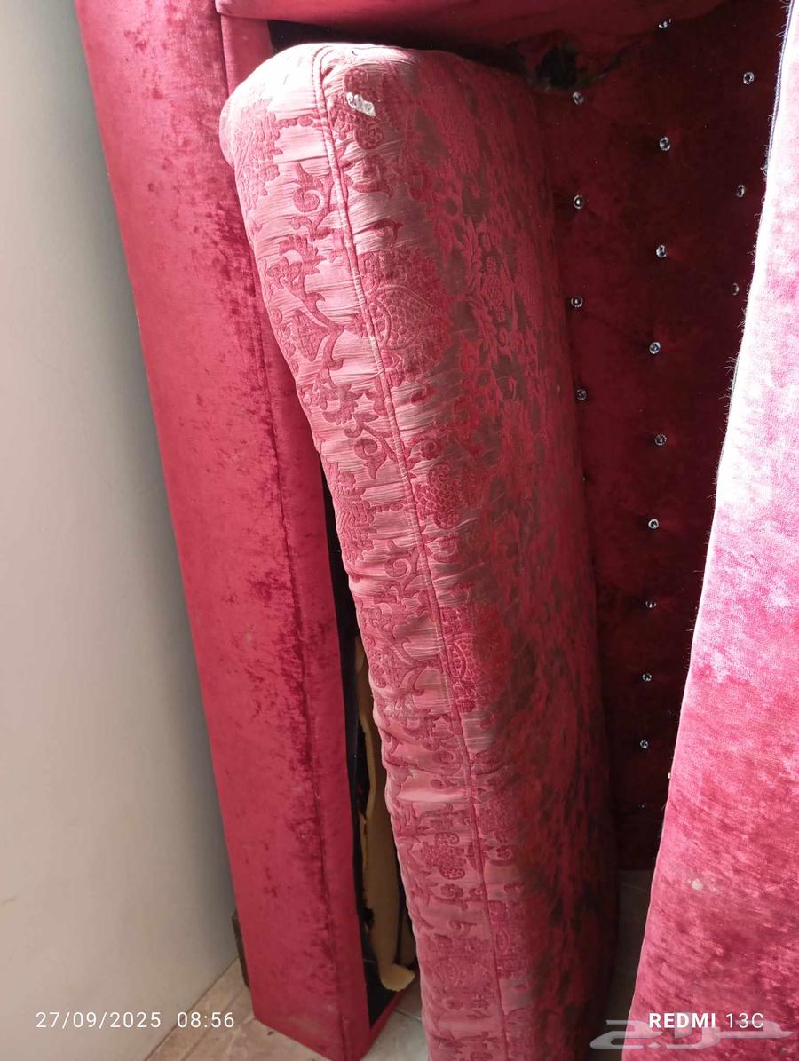 كنب أحمر للبيع64607830657667112