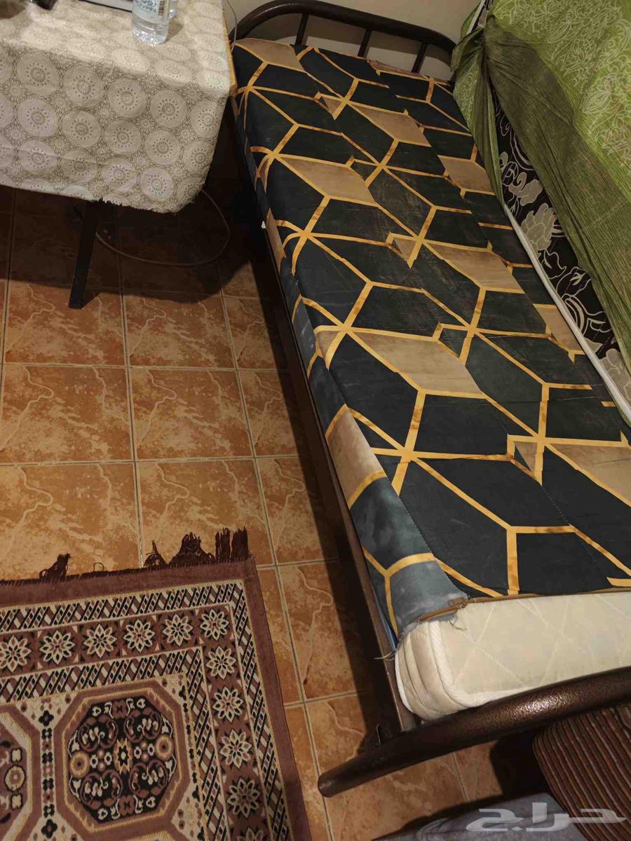 مرايا و سجاده و كنبه ومرتبه وكرسي وطرابيزه وكولمن64611492641283114