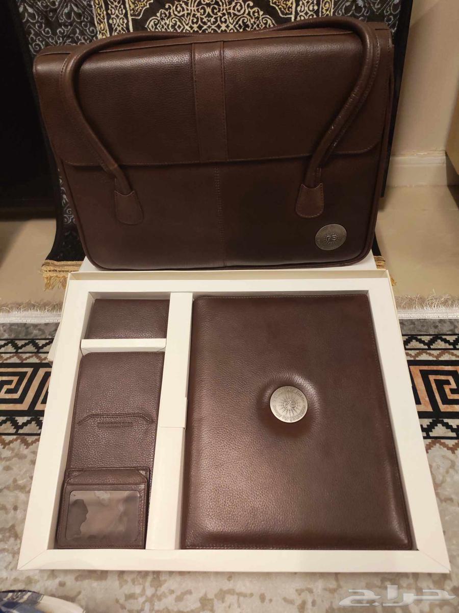 شنطة أرامكو 75 عاما جديدة بالكرتون لم تستخدم64609772490881112