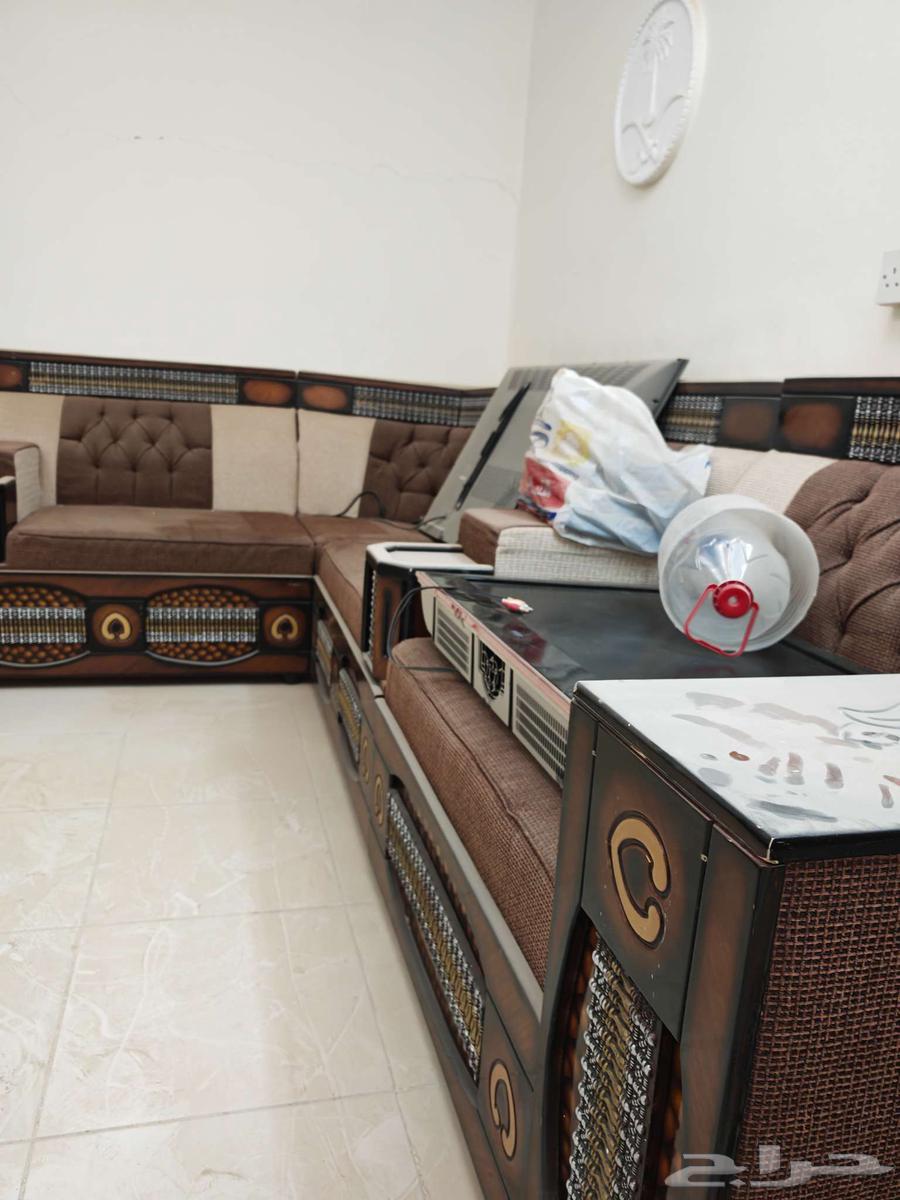 كنب مجلس خشبي نظيف جدا شبه جديد 5 5 تقريبا64614484475521110