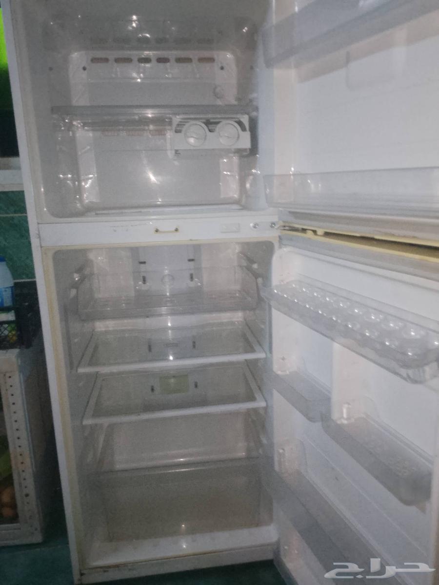 A 14 cubic feet refrigerator in new condition, very clean, but needs a compressor64610468030723114