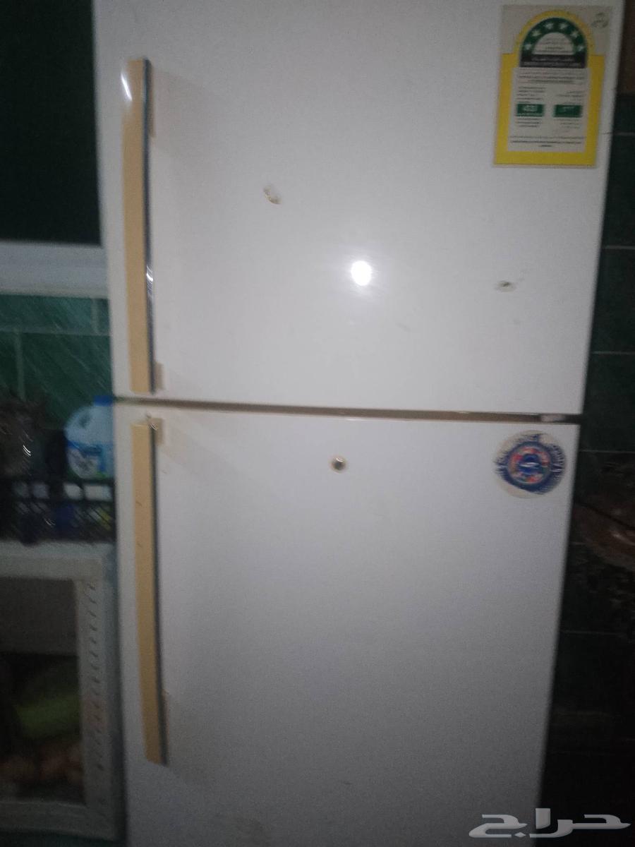 A 14 cubic feet refrigerator in new condition, very clean, but needs a compressor64610468030723111