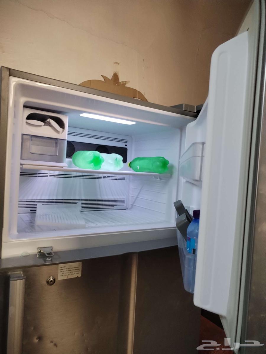 Introducing the Hitachi 20 cubic feet digital refrigerator from Markeet64608153184641111