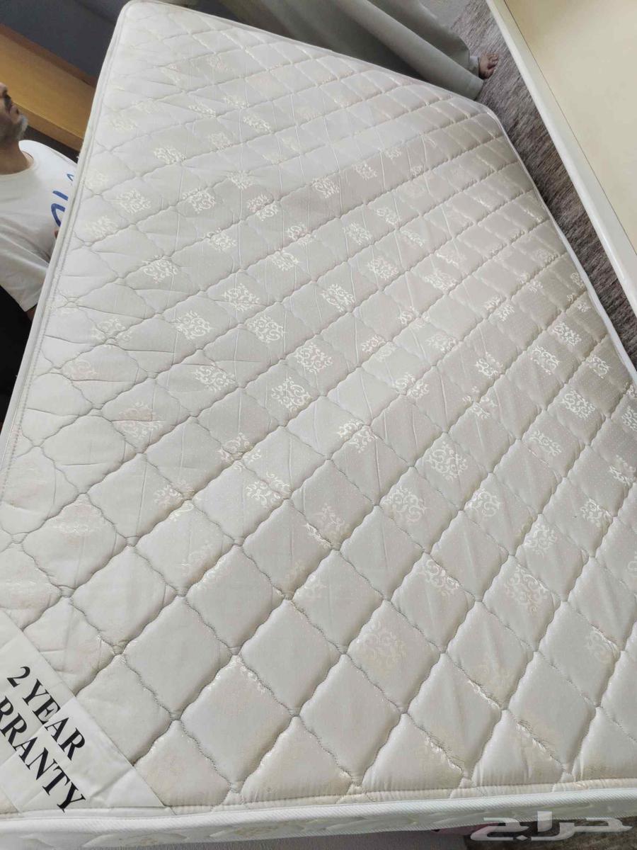 سريرين نفر ونص نظيفة مع تسريحة للبيع64612164500611113