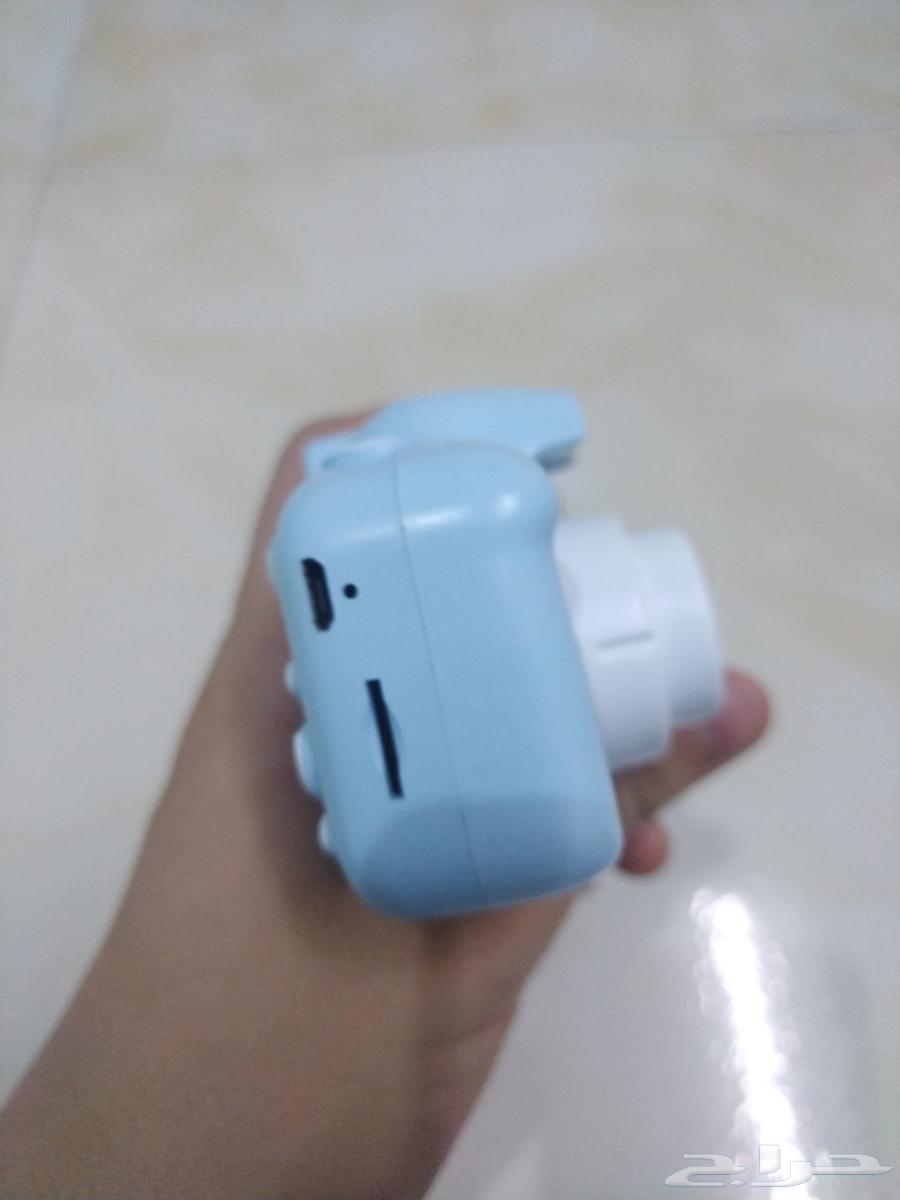 كاميرا صغيرة الحجم لون ازرق مع شاحن و مدخل شريحة تخزين64613581751427112