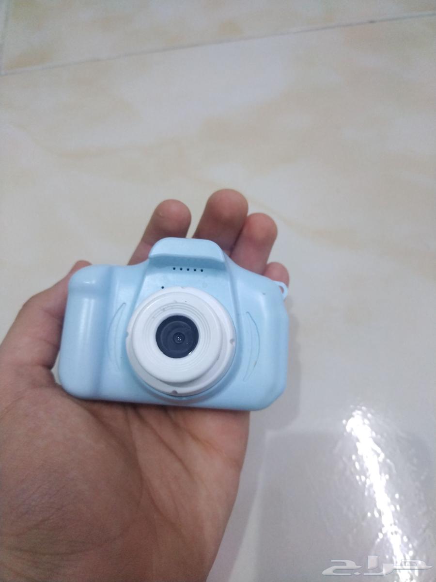 كاميرا صغيرة الحجم لون ازرق مع شاحن و مدخل شريحة تخزين64613581751427113