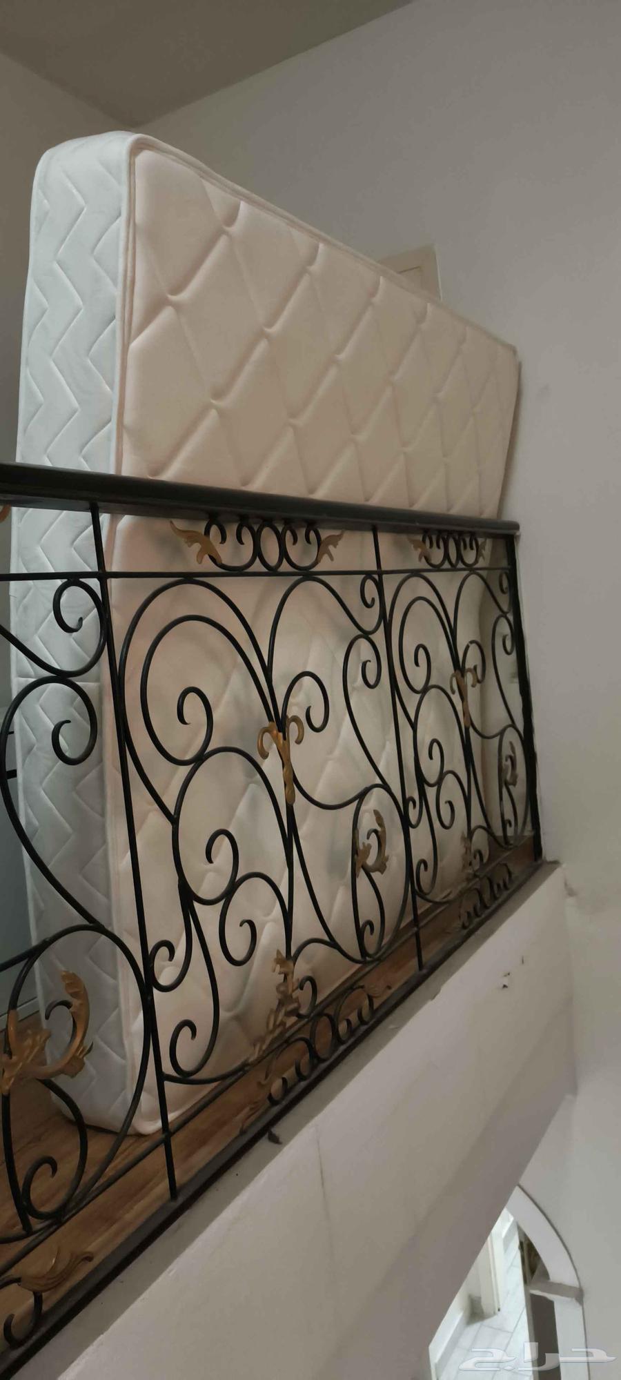 للبيع أثاث نظيف كنبة سرير مفرد كامل مرتبة64612066303489113