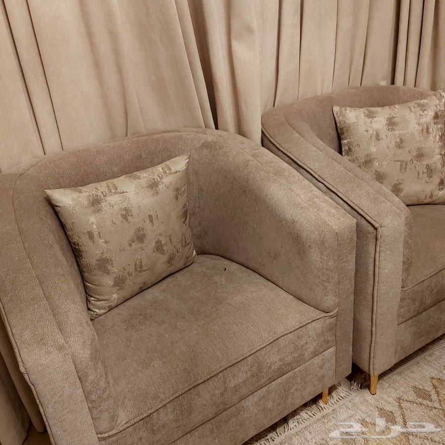 New sofa used for two months, price 3000, negotiable64616090945283111