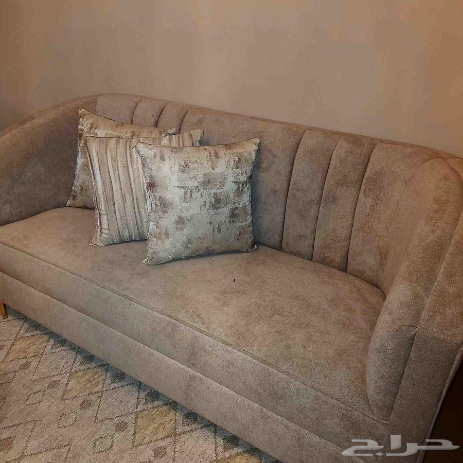 New sofa used for two months, price 3000, negotiable64616090945283110
