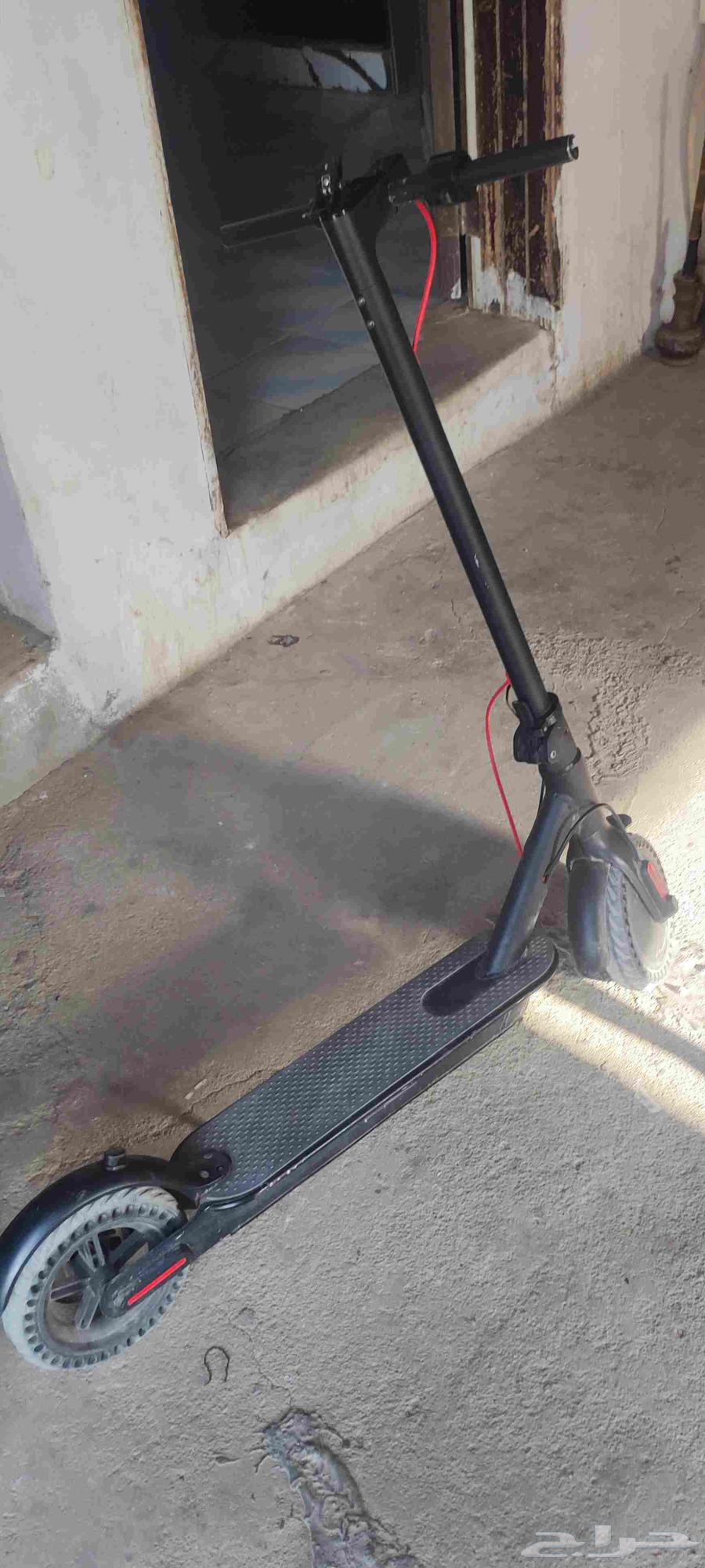 سكوتر كهربائي، بحالة جيدة تمامًا (السعر ٣٥٠) فقط عبر الهاتف64611679318273110