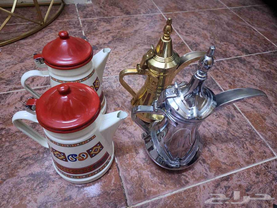 يوجد أتنين دلة قهوة من السيف شبه جديده وأتنين شاي جميعا بحال64616740627203113